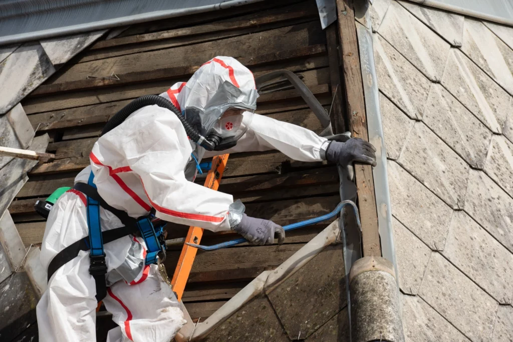 Désamiantage dans la Loire, 42