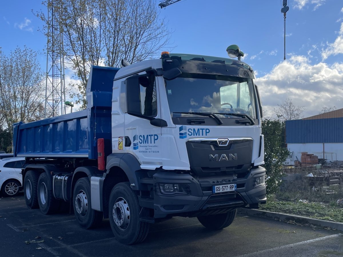 MAN camion benne 8x4