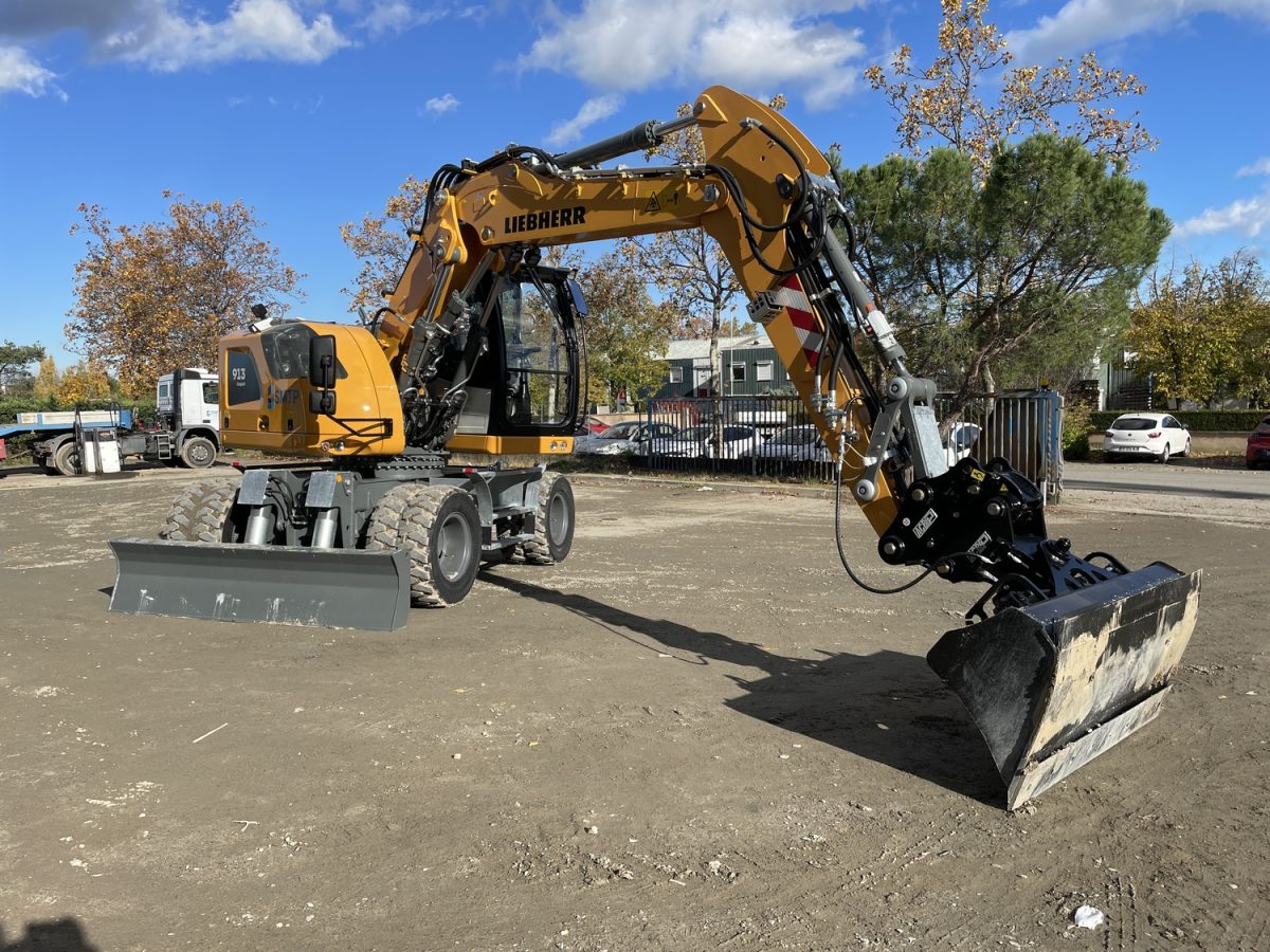 Pelle Liebherr 913R à pneus